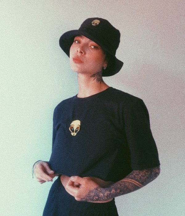 Bucket hat alien negro