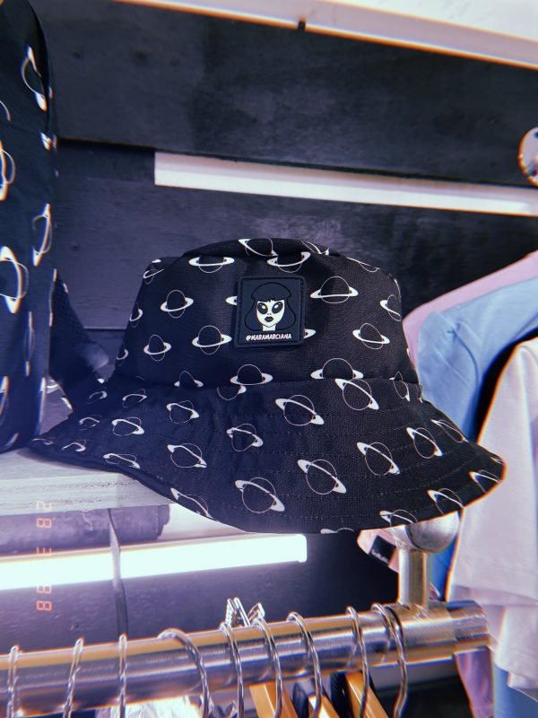 Bucket hat saturno 🪐