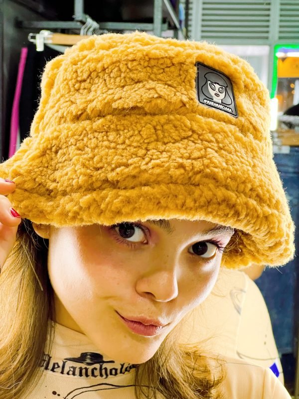 Bucket hat furry caramelo 🧸 - Imagen 6