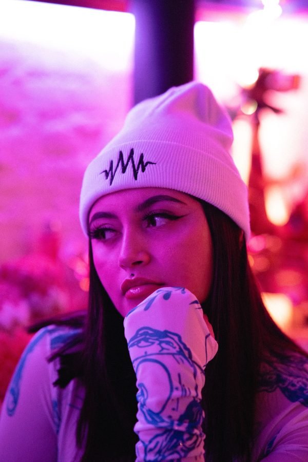 Beanie white logo Marciana 👽🤍 - Imagen 3