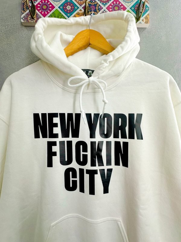 Hoodie NYFC🗽Blanco Crema - Image 3